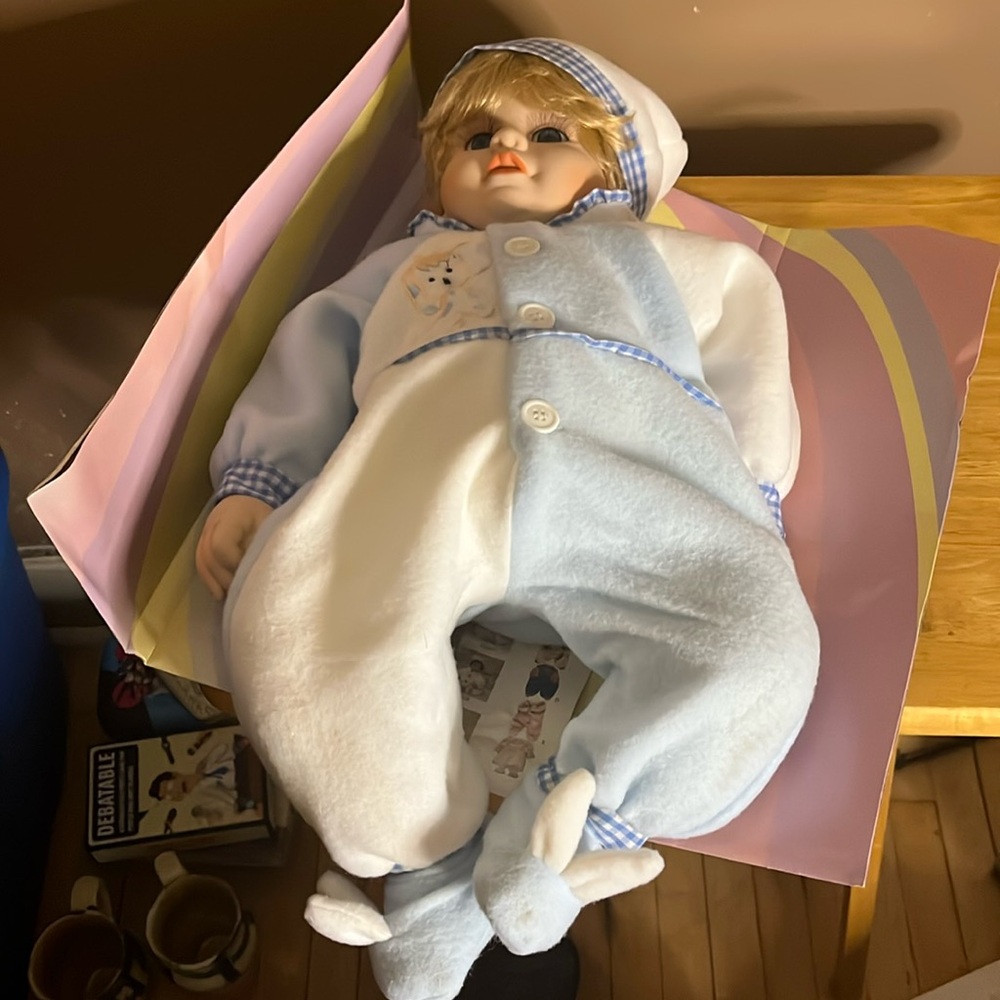 😀Vintage cuddle me sweet 20 inch vinyl doll